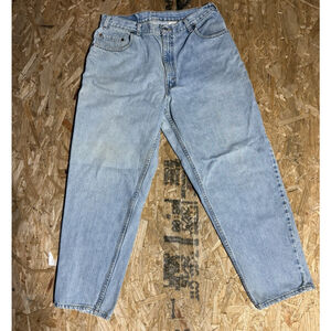 Vintage Levi’s 560 Loose Fit Tapered Leg Light Wash Denim Jeans Men's Size 32x28
